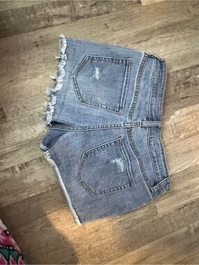 Denim High-Rise Frayed Hem Women’s Shorts - Blue